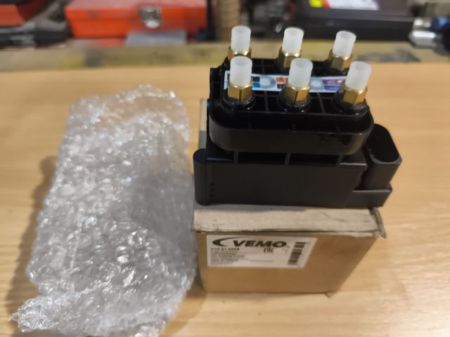 bontott AUDI A6 C6 Légrugó Vezérlő