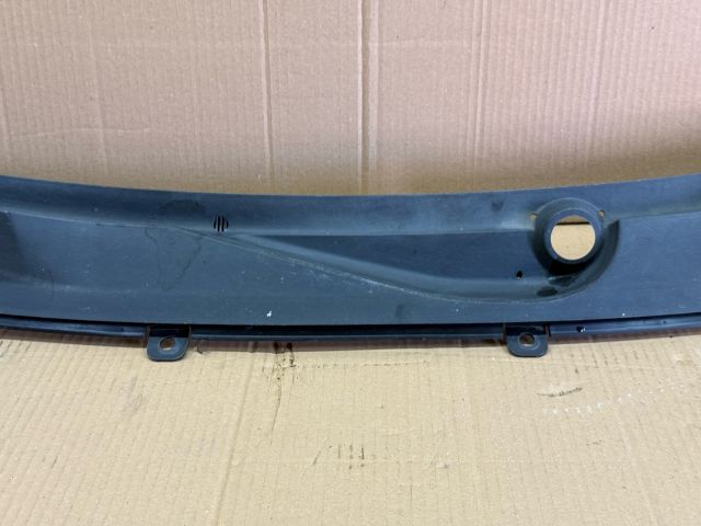 bontott AUDI A6 C6 Levélrács