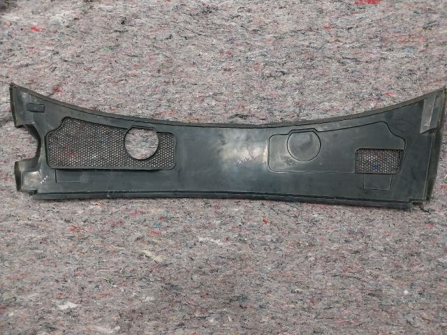 bontott AUDI A6 C6 Levélrács