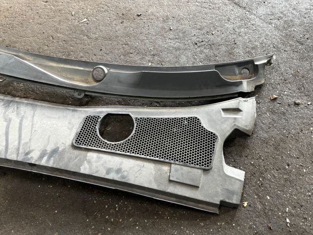 bontott AUDI A6 C6 Levélrács