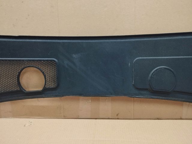 bontott AUDI A6 C6 Levélrács