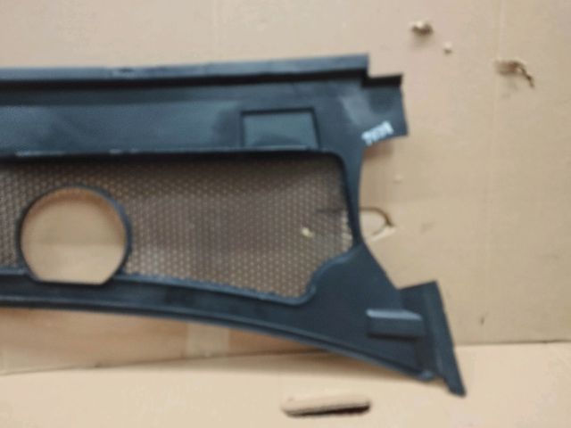 bontott AUDI A6 C6 Levélrács