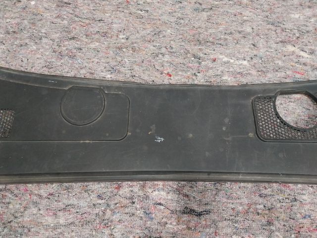 bontott AUDI A6 C6 Levélrács