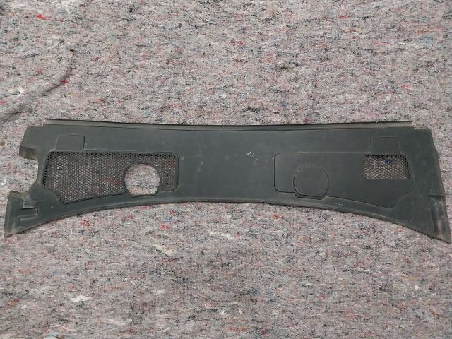 bontott AUDI A6 C6 Levélrács