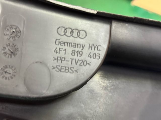 bontott AUDI A6 C6 Levélrács