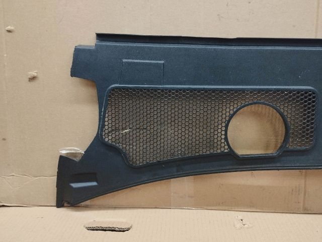 bontott AUDI A6 C6 Levélrács