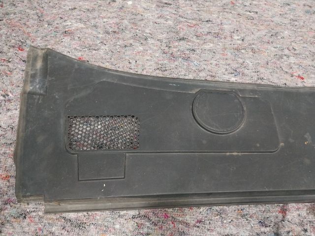 bontott AUDI A6 C6 Levélrács