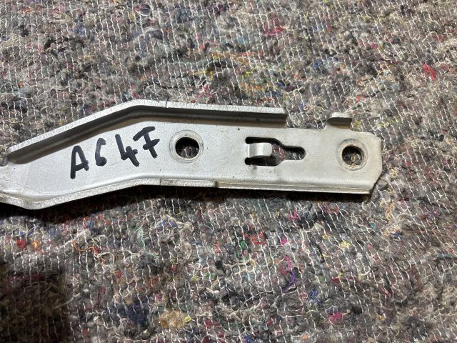 bontott AUDI A6 C6 Motorháztető Bal Zsanér