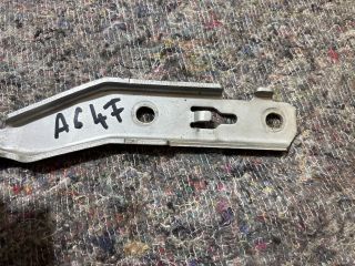 bontott AUDI A6 C6 Motorháztető Bal Zsanér