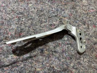 bontott AUDI A6 C6 Motorháztető Bal Zsanér