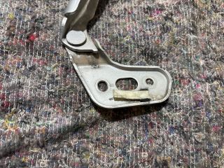 bontott AUDI A6 C6 Motorháztető Bal Zsanér