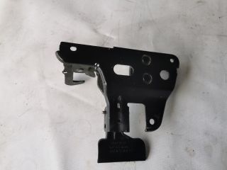 bontott AUDI A6 C6 Motorháztető Biztonsági Kampó