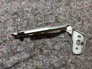 bontott AUDI A6 C6 Motorháztető Jobb Zsanér