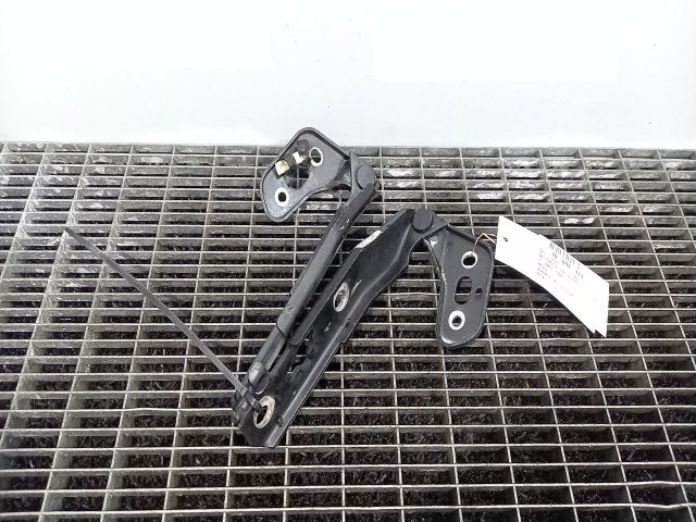 bontott AUDI A6 C6 Motorháztető Zsanér Pár