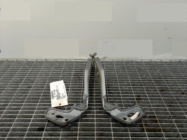 bontott AUDI A6 C6 Motorháztető Zsanér Pár