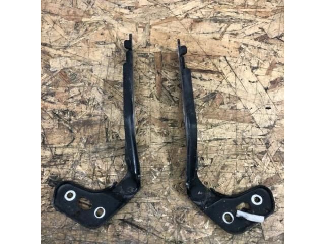 bontott AUDI A6 C6 Motorháztető Zsanér Pár