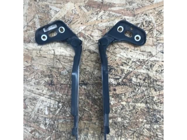 bontott AUDI A6 C6 Motorháztető Zsanér Pár