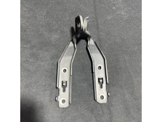 bontott AUDI A6 C6 Motorháztető Zsanér Pár