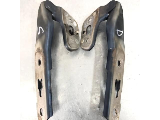 bontott AUDI A6 C6 Motorháztető Zsanér Pár