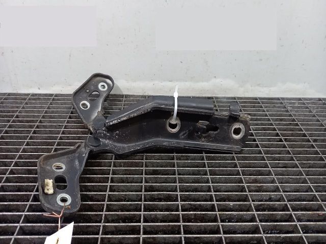 bontott AUDI A6 C6 Motorháztető Zsanér Pár