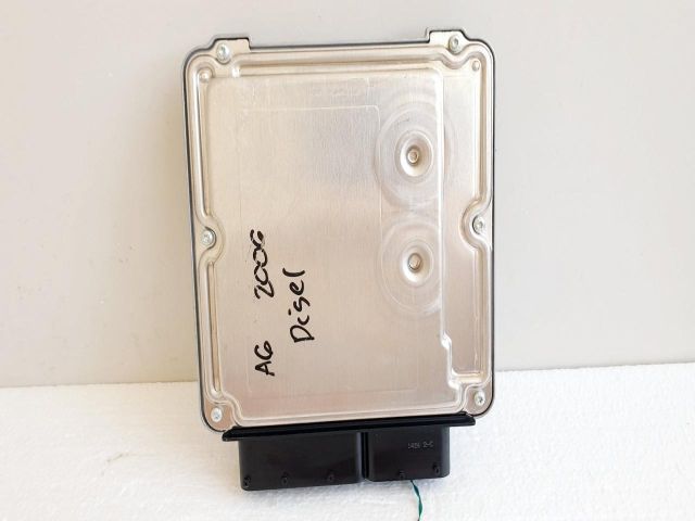 bontott AUDI A6 C6 Motorvezérlő