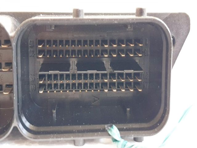 bontott AUDI A6 C6 Motorvezérlő