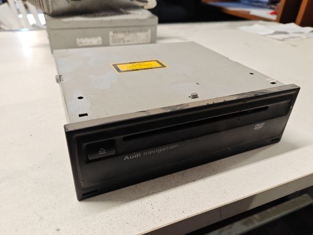 bontott AUDI A6 C6 Navigációs Fejegység