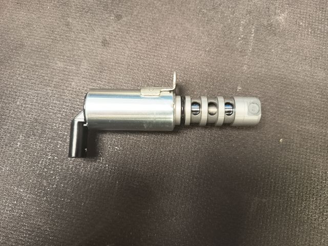 bontott AUDI A6 C6 Olajnyomás Szelep Okoskerékhez