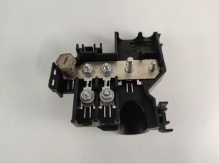 bontott AUDI A6 C6 Pozitív Kábel Elosztó