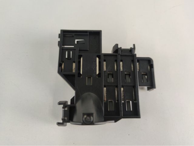 bontott AUDI A6 C6 Pozitív Kábel Elosztó