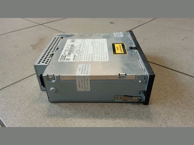 bontott AUDI A6 C6 Rádió / CD