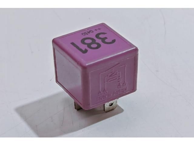 bontott AUDI A6 C6 Relé