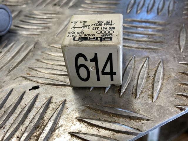 bontott AUDI A6 C6 Relé