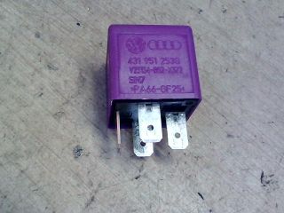 bontott AUDI A6 C6 Relé