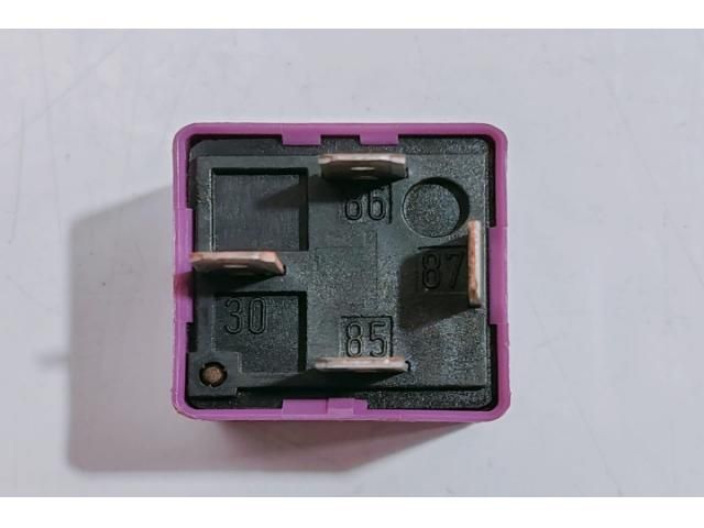 bontott AUDI A6 C6 Relé