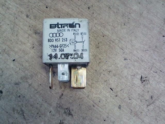 bontott AUDI A6 C6 Relé