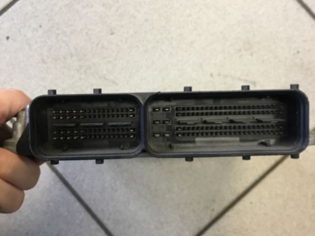 bontott AUDI A6 C6 Motorvezérlő