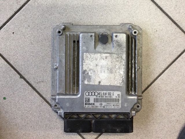 bontott AUDI A6 C6 Motorvezérlő