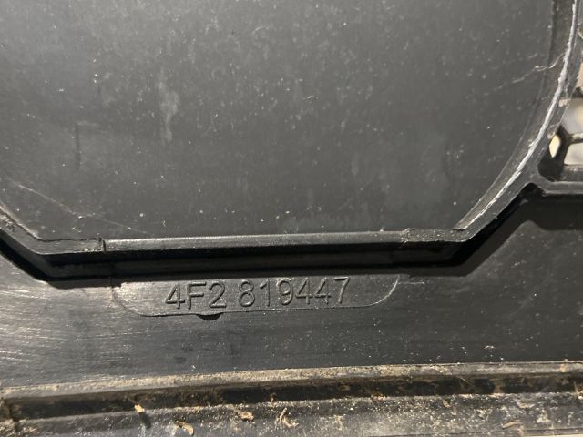 bontott AUDI A6 C6 Szélvédő Alatti Műanyag Elem