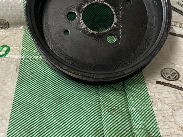 bontott AUDI A6 C6 Szervó Szivattyú Szíjtárcsa