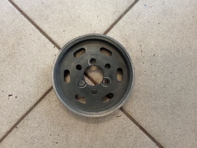 bontott AUDI A6 C6 Szervó Szivattyú Szíjtárcsa