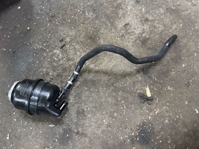 bontott AUDI A6 C6 Szervóolaj Tartály