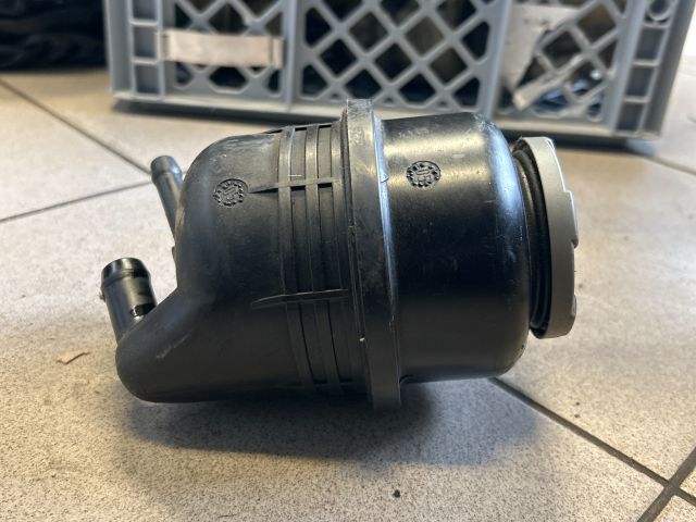 bontott AUDI A6 C6 Szervóolaj Tartály