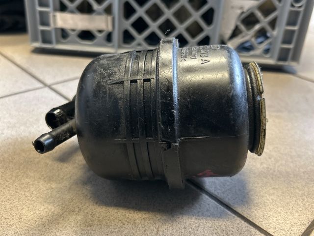 bontott AUDI A6 C6 Szervóolaj Tartály