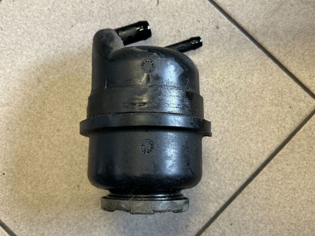 bontott AUDI A6 C6 Szervóolaj Tartály