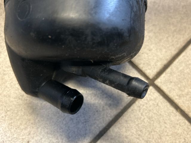 bontott AUDI A6 C6 Szervóolaj Tartály