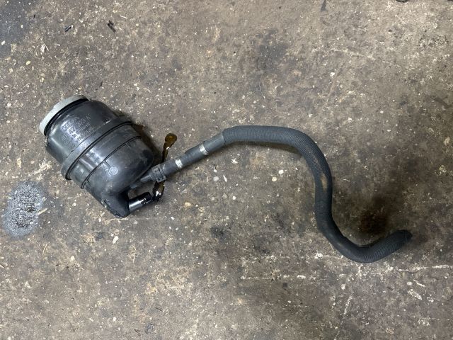 bontott AUDI A6 C6 Szervóolaj Tartály