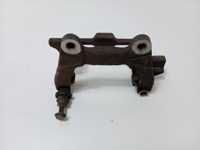 bontott AUDI A6 C6 Tartó Bak