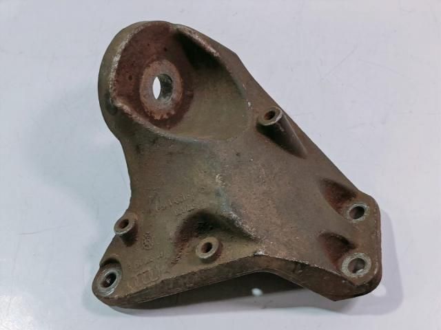 bontott AUDI A6 C6 Tartó Bak