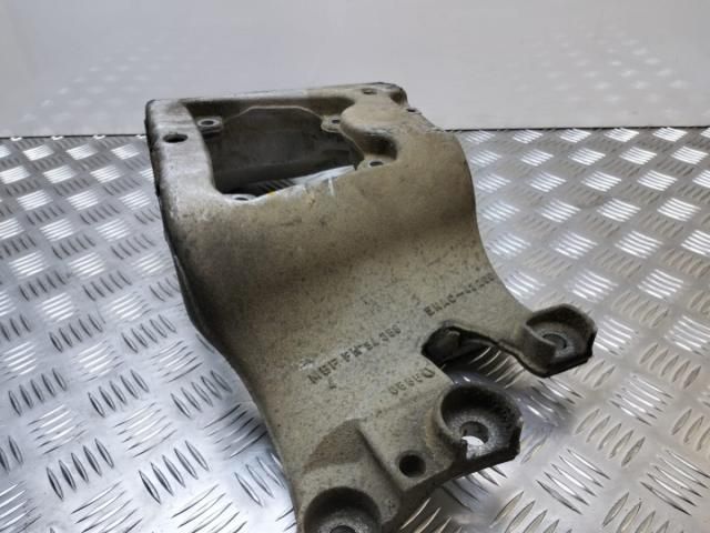 bontott AUDI A6 C6 Tartó Bak